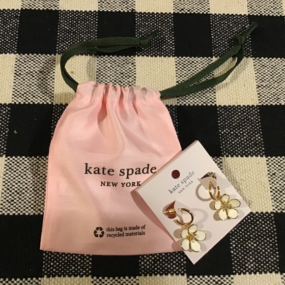 NWT Kate Spade Spring Scene Flower Huggies floral drop earrings - Picture 1 of 6